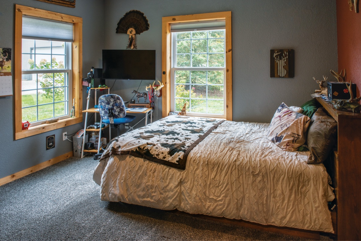 Second bedroom with windows